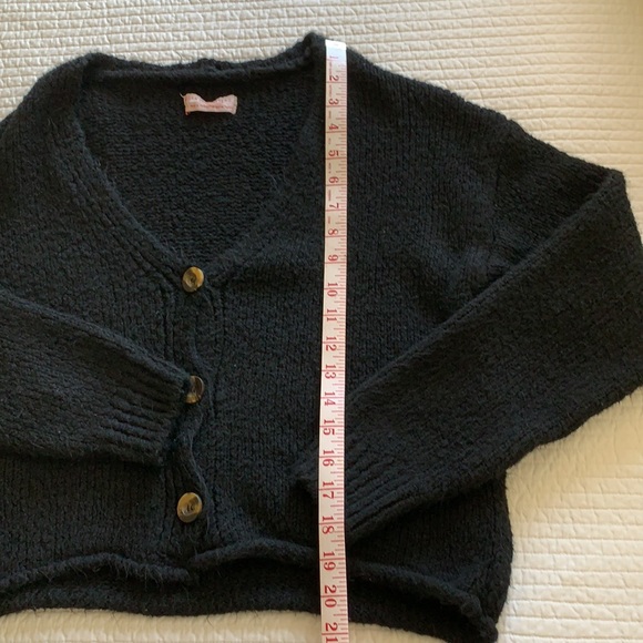 🎉 BOGO! 2/$12! Urban Outfitters Sweater - Picture 5 of 7